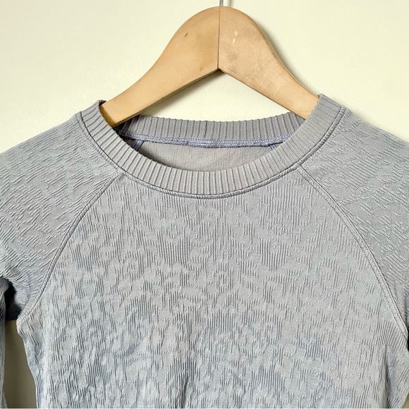 Lululemon Rest Less Pullover Blue/Purple Size 4 - Picture 2 of 6